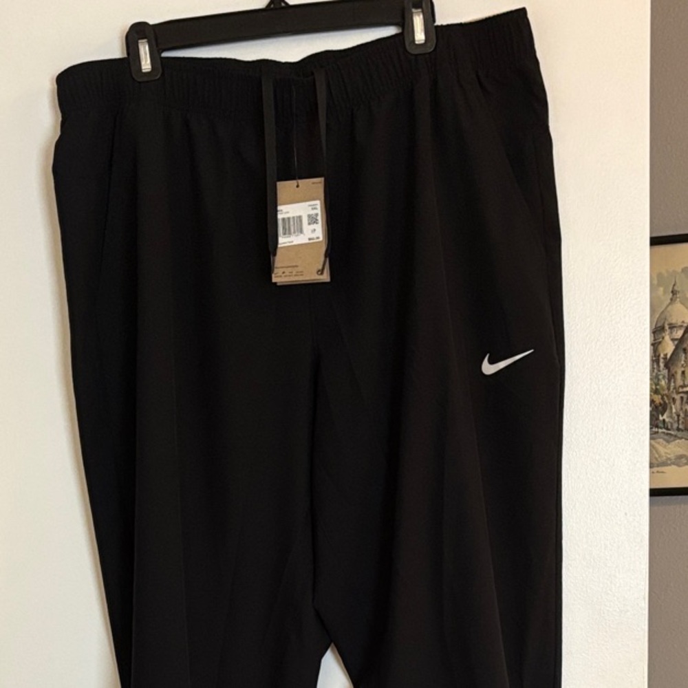 Men’s Nike Black Dri Fit Athletic Pants with White Logo. Xl